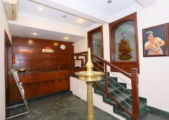 Oyo 24157 Karthika Residency Hotel Kochi