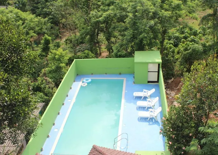 Woodnote Thekkady Hotel