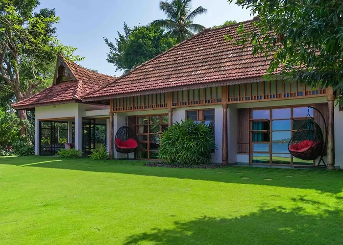 Private Stayvista At Cheppanam House With Infinity Pool - Kochi