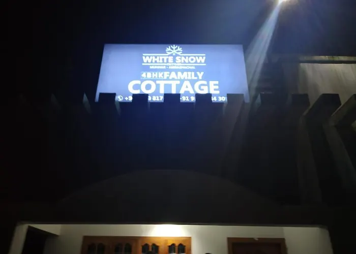 4Bhk White Snow Spacious Holiday Home Munnar